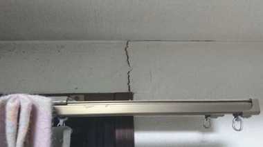 ドアが閉まらず、ヒビだらけ…傾いてしまった人気マンション 怒りの住民に「時効の壁」が!【福岡発】