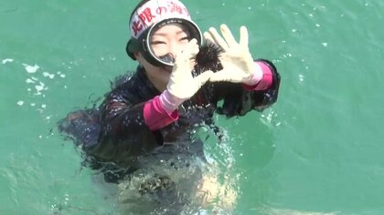 「北限の海女」素潜り漁を披露　岩手・久慈市の伝統漁始まる