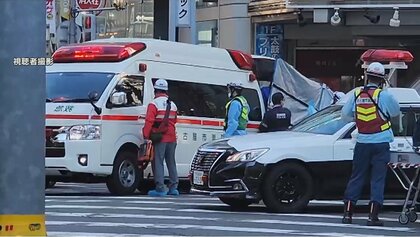 胸には包丁刺さり…カラオケ店で女性を刺殺　逮捕の25歳男「同居女性も風呂場に沈めた」　自宅でも“30代”女性死亡