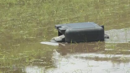 水田をスイスイ…と農家のお悩み解決へ　除草剤いらずの農業用「アイガモロボ」津山市でお披露目【岡山】