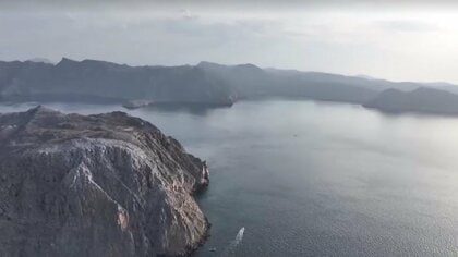 韓国企業の貨物船がホルムズ海峡で爆発と火災　韓国外務省が発表　「攻撃を受けた」との情報も