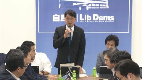 食料品の消費減税「2年限り」を明記所得連動給付は“29年4月から”も財源示されず税制改正大綱案