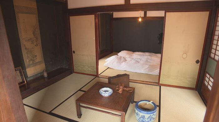「犬神部屋」