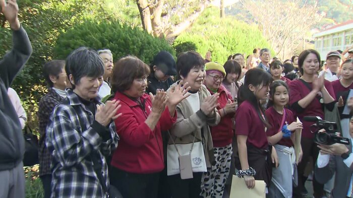 みんなで別れを惜しんだ