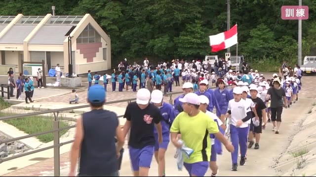 津波の発生を想定し避難訓練 砂浜で「津波フラッグ」 陸前高田市の小学生【岩手県】