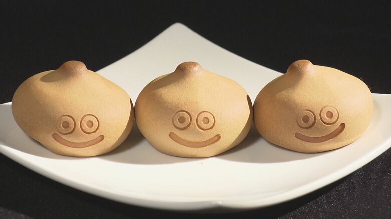 職人にとっては目と口が“難敵”…『スライムまんじゅう』があらわれた！名古屋の青柳総本家とスクエニが再びコラボ｜FNNプライムオンライン