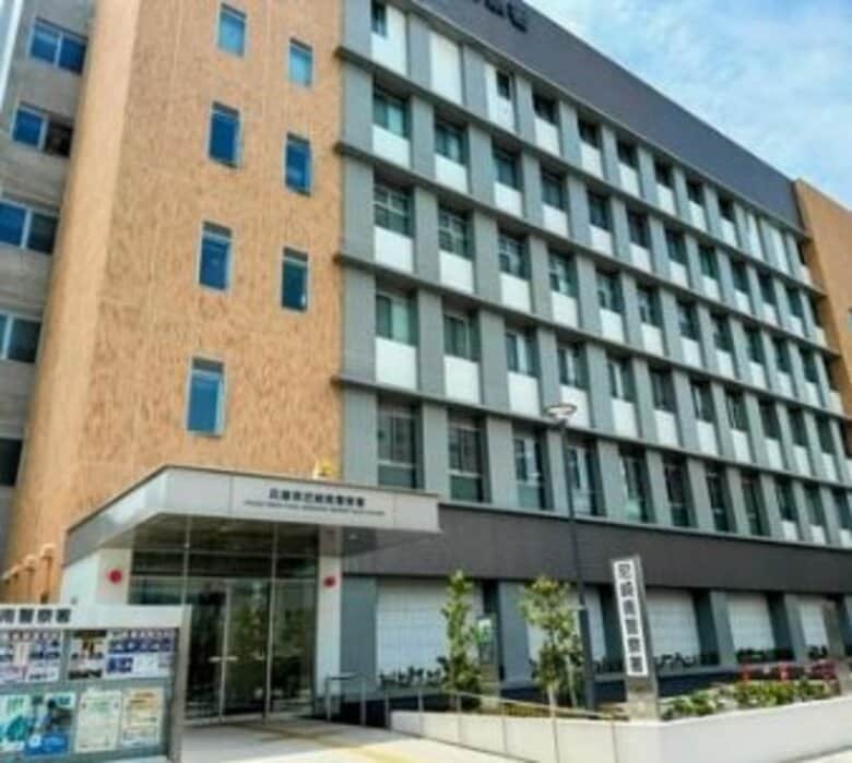 ドラッグストアで81歳女を逮捕 猫のエサやパンを万引きか「お金がないので…」と容疑認める 過去に前歴も 兵庫・尼崎市|FNNプライムオンライン