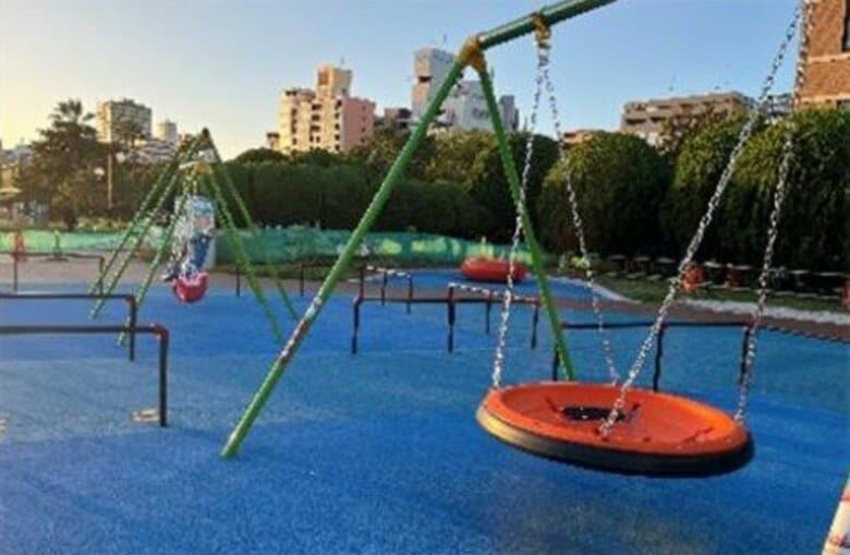 誰もが遊べる「インクルーシブ遊具」福岡市の大濠公園に クッション遊具やサポート付きブランコなど 11月1日オープン 福岡|FNNプライムオンライン