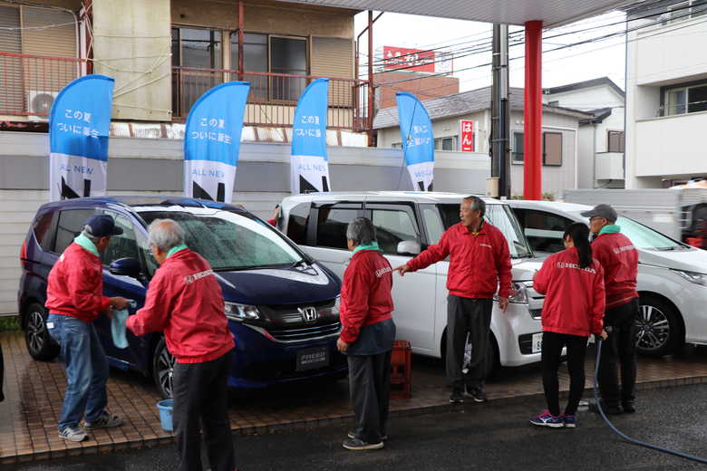 ホンダカーズ東京中央・町田東店での洗車の仕事