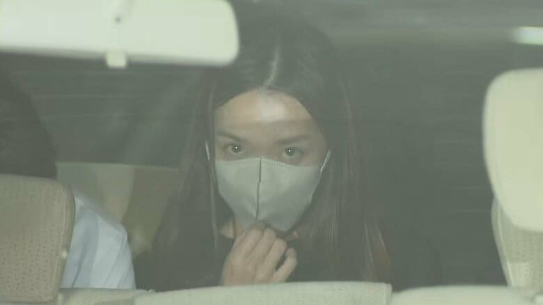 原宿署へ移送される宝島真奈美容疑者（31）