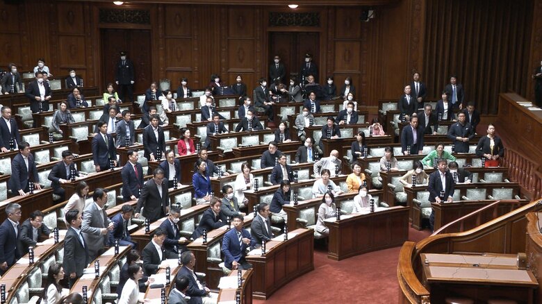 16日、「LGBT法」が参院で可決・成立…保守派支持層の自民離れも指摘されている