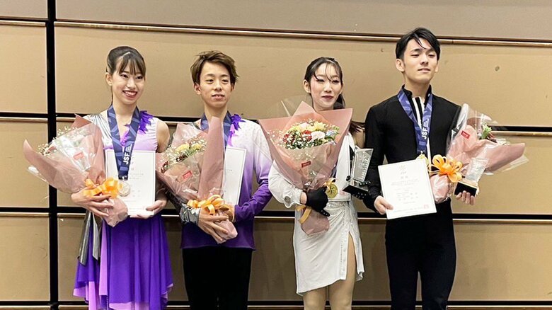 ジュニアアイスダンス表彰台（全日本ジュニア選手権）