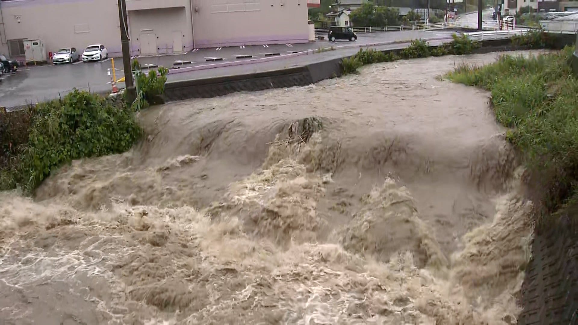 【中継】和歌山北部で大雨・洪水警報　海南市は大雨で人通りなし　2023年6月にも線状降水帯が発生「今回も心配」