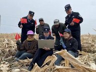 中国・党大会で忖度のアピール合戦！“過剰な”演出写真やオリジナルソング、突然のGDP公表延期まで…