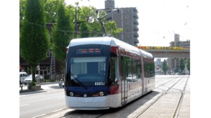 2両編成の1両を“女性専用車両”に…路面電車に試験導入する熊本市に聞いた