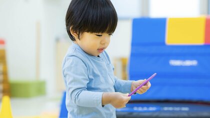 1歳は「あー、うー」4歳までに「2つの世界を認識」。0歳から中1までの“発達段階”を知って子どもの問題にいち早く気づく方法｜FNNプライムオンライン
