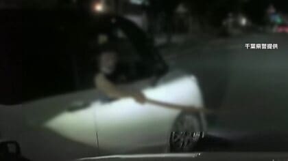 「パチンコで負けてイラッ」運転しながら“木刀”振りかざすトラック運転手を逮捕　あおって蛇行繰り返す　千葉