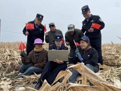 中国・党大会で忖度のアピール合戦！“過剰な”演出写真やオリジナルソング、突然のGDP公表延期まで…