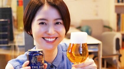 「好きすぎる…」長澤まさみ 涼しげノースリーブで“ドヤ顔”＆竹野内豊が「何にでも入れる」マイブームとは