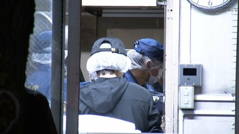 拳銃自殺図ったか　10代巡査が重体　交番で血を流して倒れる　東京・八王子