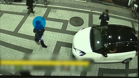 ボンネットに警察官乗せ暴走…40歳男逮捕　無免許状態で車は家族名義　大阪・岸和田市