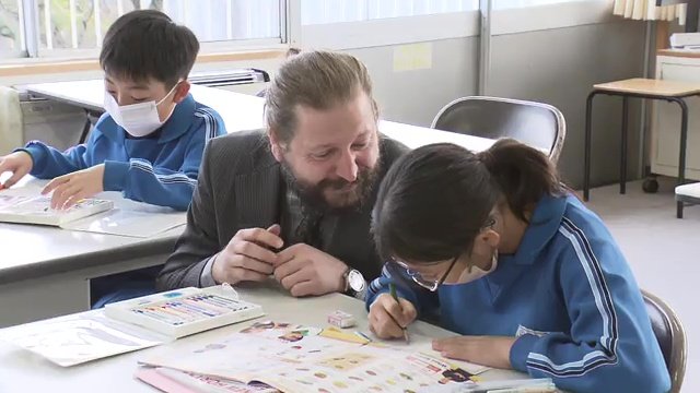 児童たちからも人気の先生