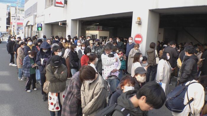 300人以上の行列ができた「盛よし」(2023年3月)