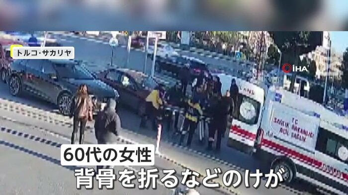 救急車で女性が搬送される直前の現場(IHA)