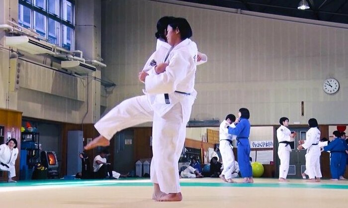 足技を特訓中