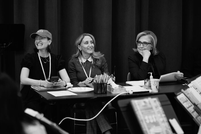 クリントン国務長官は共同プロデューサーも務めた(Jenny Anderson)