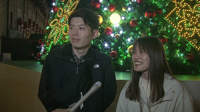 新婚旅行中でハウステンボスを訪れた2人