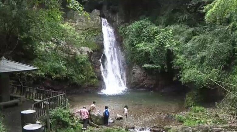 1人で滝壺に飛び込んで溺れたか…川遊びをしていたインドネシア国籍の24歳男性が死亡 男女4人で訪れる｜FNNプライムオンライン