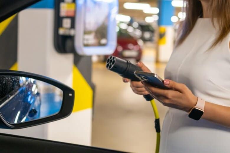 米国EV公共充電業界、NEVIを巡る不確実性にもかかわらず、信頼性と顧客体験が向上【 J.D. パワー 2025年米国EVエクスペリエンス(EVX)- 公共充電調査(SM)】
