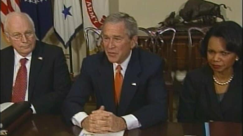 チェイニー元副大統領（左）とブッシュ元大統領（中央）（2006年）