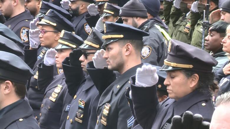 中にはマサチューセッツ州から来た警察官の姿も