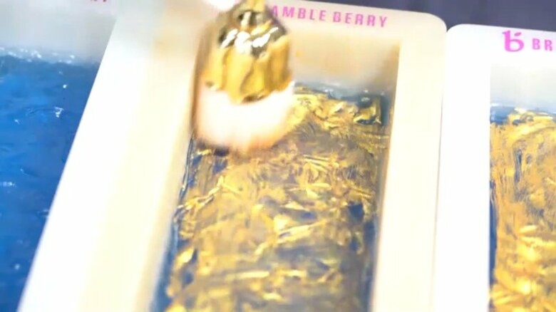 宝石石鹸の制作工程