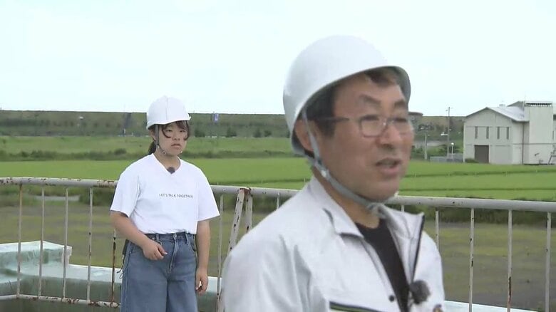 語り部をする父の姿を見つめる多恵さん