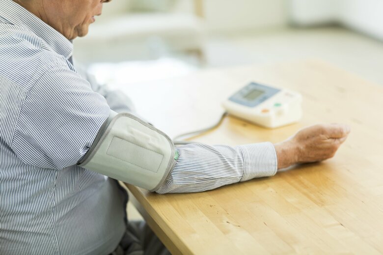 社会の都合で区切ることは健康診断の基準値に似ている（画像：イメージ）