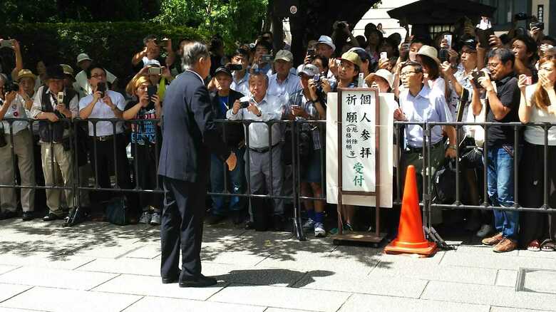 参拝に訪れた石原慎太郎氏