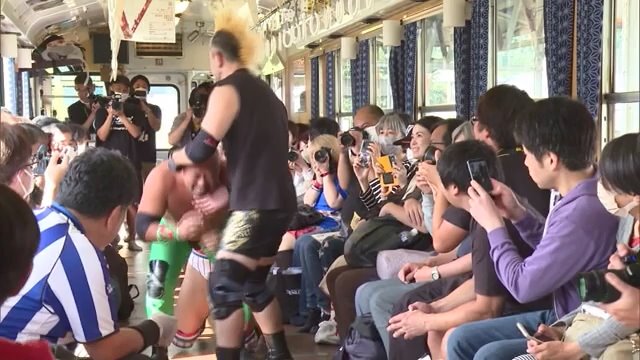 復活したローカル線プロレスにファン熱狂