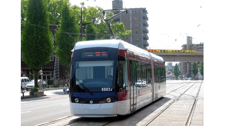 2両編成の1両を“女性専用車両”に…路面電車に試験導入する熊本市に聞いた