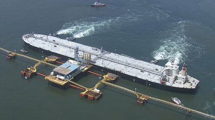 国内消費量の0.6日分積む…事実上封鎖のホルムズ海峡を日本のタンカーとして初めて通過した『出光丸』名古屋港に到着