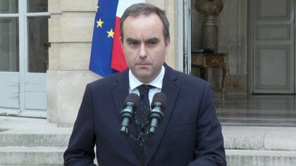 組閣からわずか14時間…フランス・ルコルニュ内閣が総辞職　与党内や野党の双方から不満噴出し行き詰まる