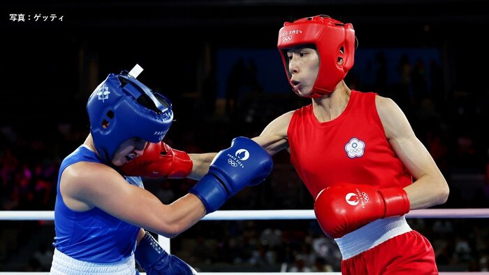 台湾の林郁婷(リン・イクテイ)選手(右)