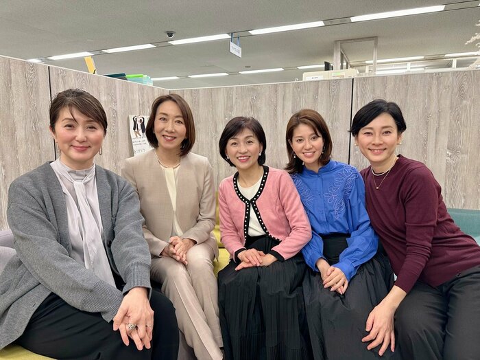 佐々木アナウンス室部長も加わって。今アナウンス室の半数は女性。時代から時代へ。覚悟を持って、しなやかに