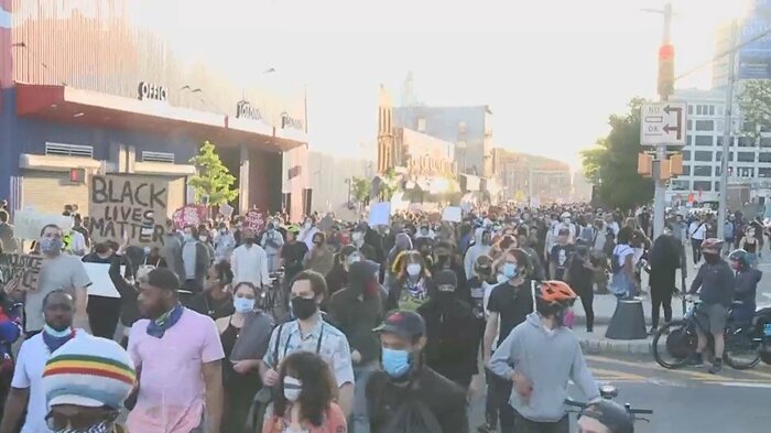 抗議デモは少なくとも全米75の都市へ拡大 12の州で州兵が動員されている