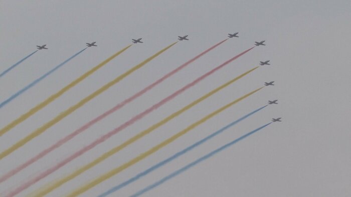 航空機やヘリによる演出も