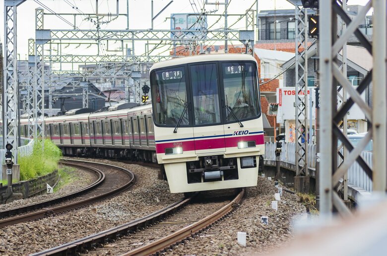 京王線が新宿ー桜上水駅間で運転見合わせ　明大前ー下高井戸駅間で人身事故｜FNNプライムオンライン