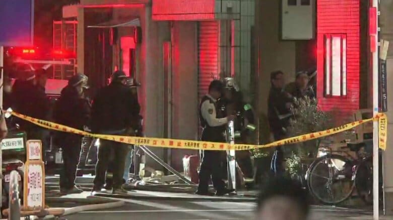 【速報】「油のようなものと刃物を持って」東大阪市の歯科医院に男が立てこもり　人質はいないとみられる　男女2人がけがか　命に別状なし｜FNNプライムオンライン