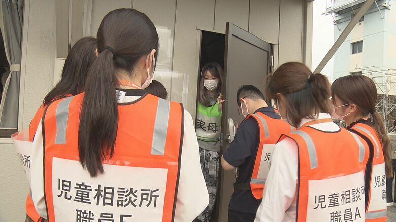 市と警察が連携…虐待疑いのある子供を保護するための訓練 児童職員と警察官が母親役とのやり取りなど確認｜FNNプライムオンライン